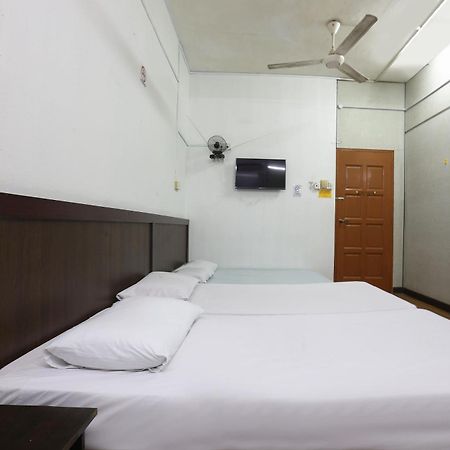 Oyo 89755 D&D Budget Inn Kota Bharu Exterior foto