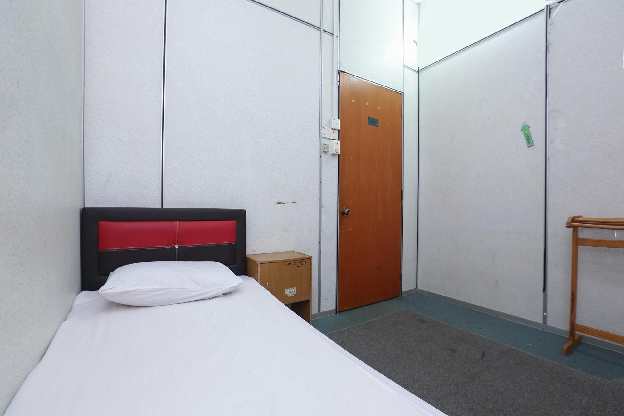 Oyo 89755 D&D Budget Inn Kota Bharu Exterior foto