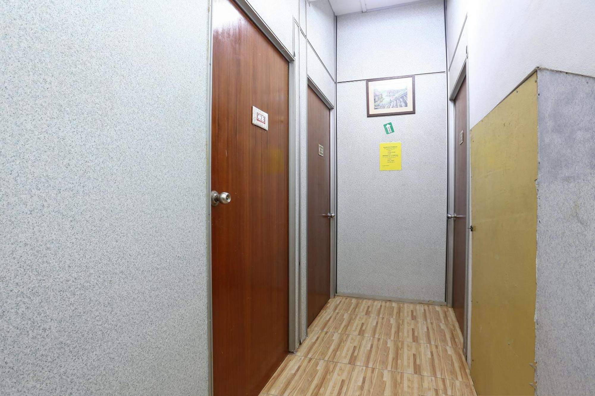 Oyo 89755 D&D Budget Inn Kota Bharu Exterior foto