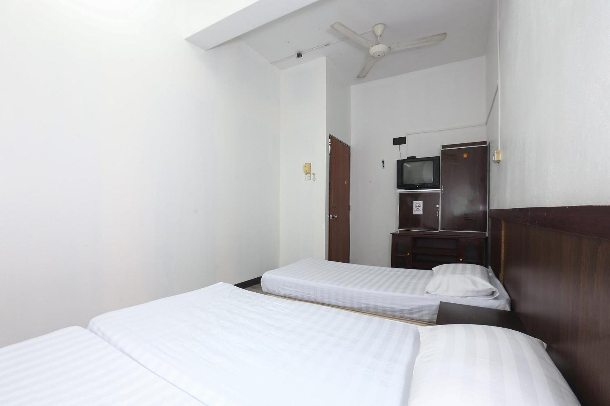 Oyo 89755 D&D Budget Inn Kota Bharu Exterior foto