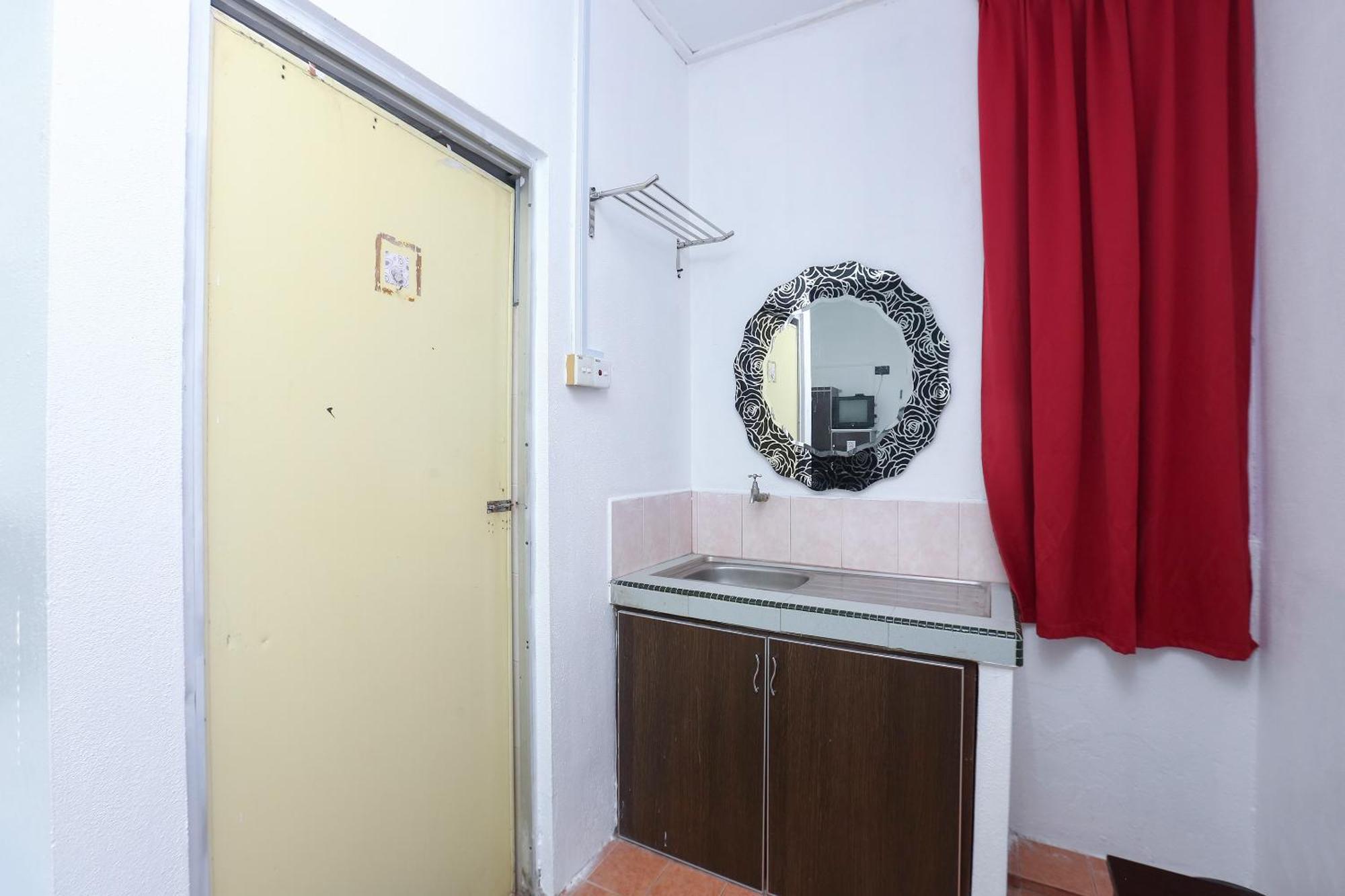 Oyo 89755 D&D Budget Inn Kota Bharu Exterior foto