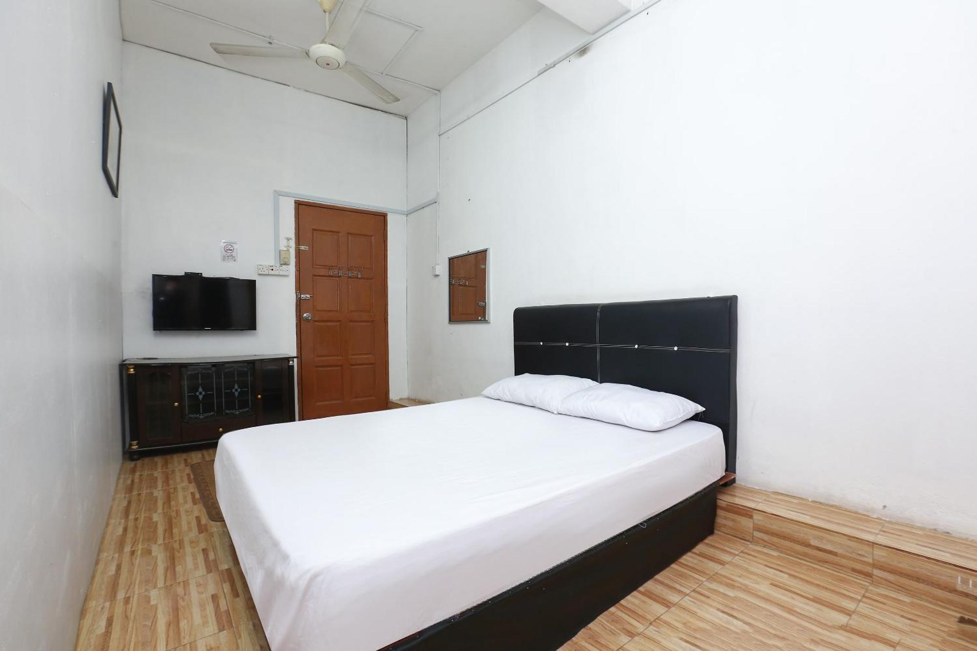 Oyo 89755 D&D Budget Inn Kota Bharu Exterior foto